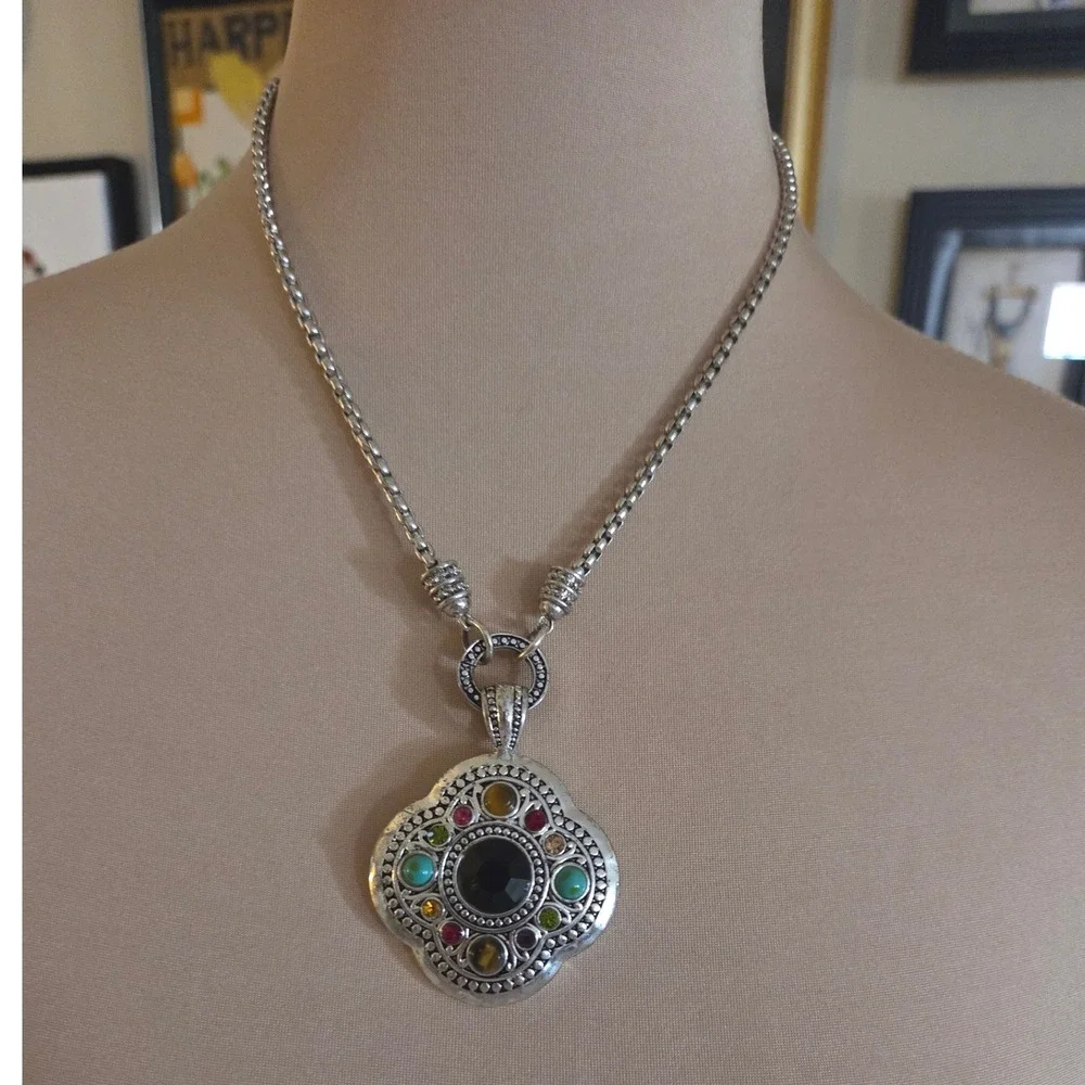N/A ornate silver